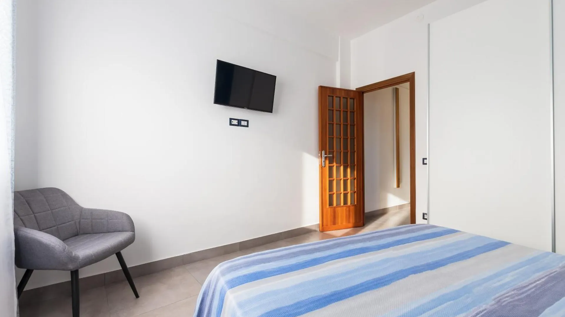 Apartament Casa De Paoli - Vista Mare Arenella, Palermo Con Parcheggio Privato 0*,  Włochy